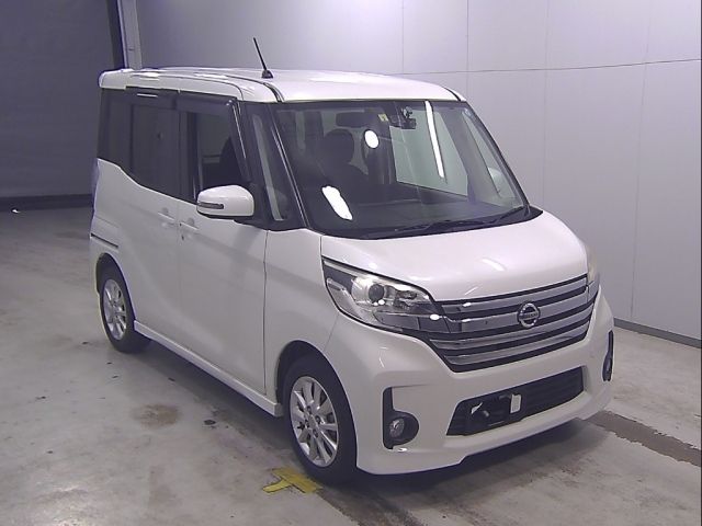 10108 Nissan Dayz roox B21A 2015 г. (Honda Tokyo)